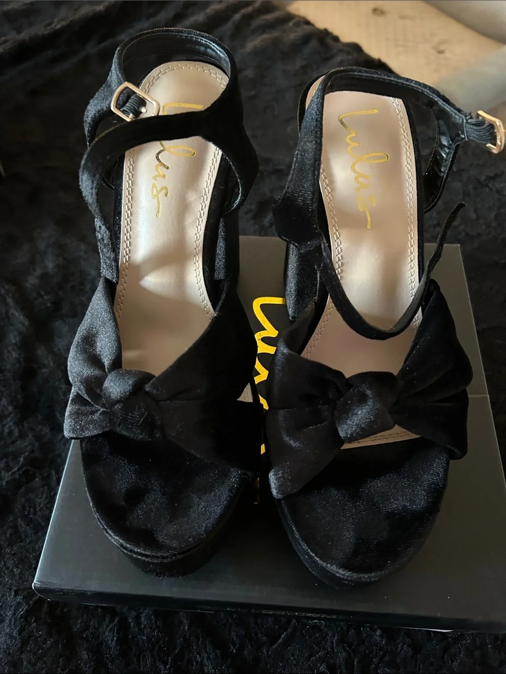 Lulus chic black